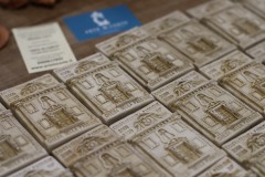 Arte-in-Corte-Ceramiche-Collezione-Conversano-Souvenir-Artigianato-Shop-Chiesa-della-Passione-Calamite-Marilyn-Cerri-Guercio-di-Puglia-Corso-Umberto-I-Arco-Carelli